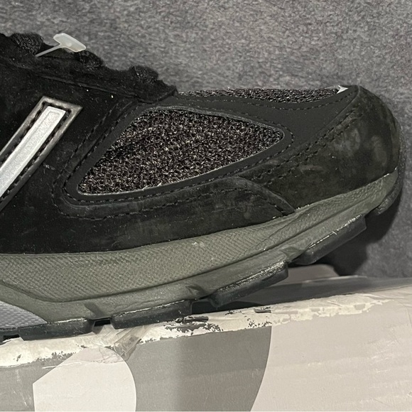 New Balance Women’s sneakers 990V Black Size 8.5 US - Picture 8 of 17
